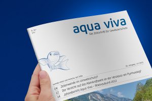 Die Titelseite der neu gestalteten Zeitschrift aqua viva. Eine Illustration eines Fisches ziert das Cover.